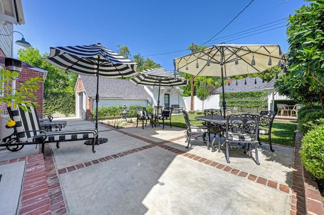 2755 25th St, Sacramento, CA 95818