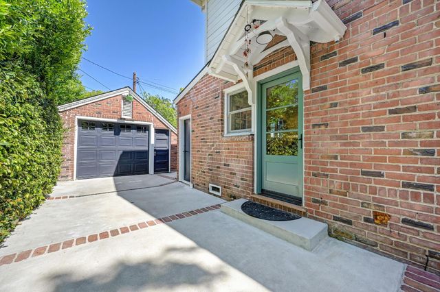 2755 25th St, Sacramento, CA 95818