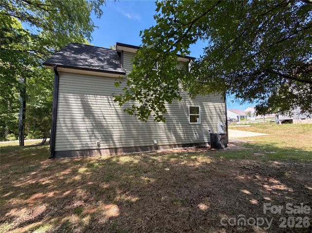 1402 Martin Luther King Avenue, Kannapolis, NC 28083