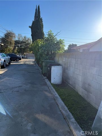 9501 Holmes, Los Angeles, CA 90002