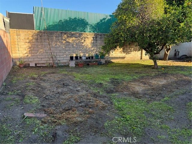 9501 Holmes, Los Angeles, CA 90002