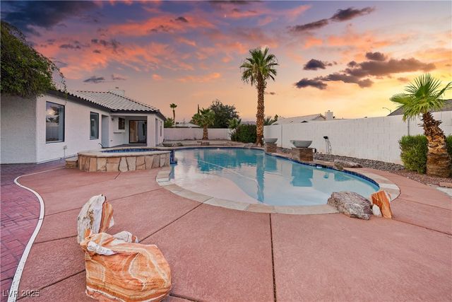 3605 North Torrey Pines Drive, Las Vegas, NV 89108