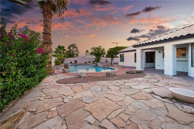 3605 North Torrey Pines Drive, Las Vegas, NV 89108