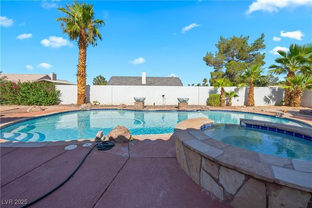 3605 North Torrey Pines Drive, Las Vegas, NV 89108