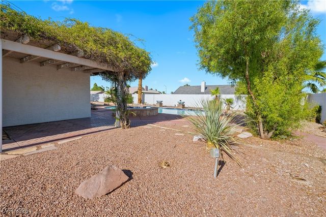 3605 North Torrey Pines Drive, Las Vegas, NV 89108