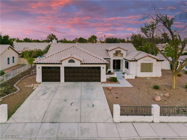 3605 North Torrey Pines Drive, Las Vegas, NV 89108