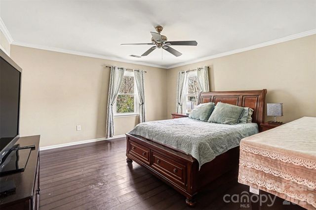 630 Silversmith Drive, Charlotte, NC 28270