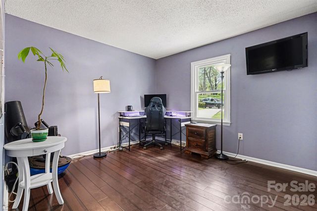 630 Silversmith Drive, Charlotte, NC 28270