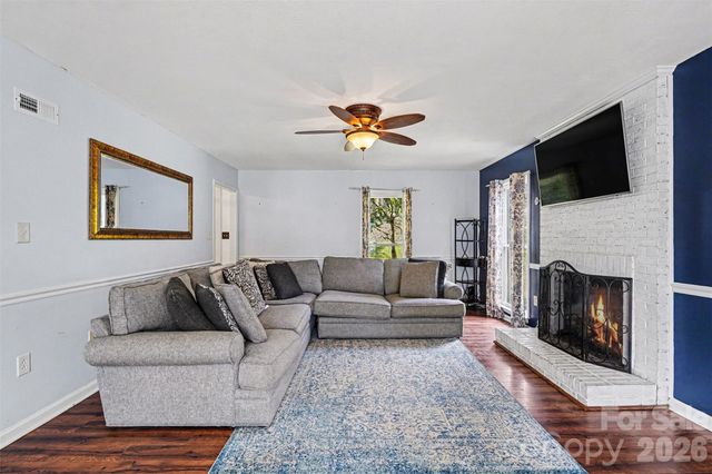 630 Silversmith Drive, Charlotte, NC 28270