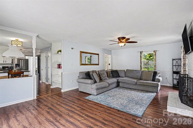 630 Silversmith Drive, Charlotte, NC 28270