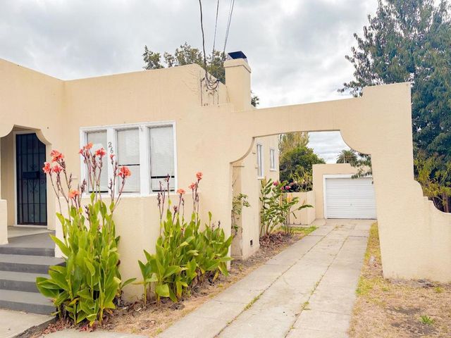 26 Laurel Street, Watsonville, CA 95076