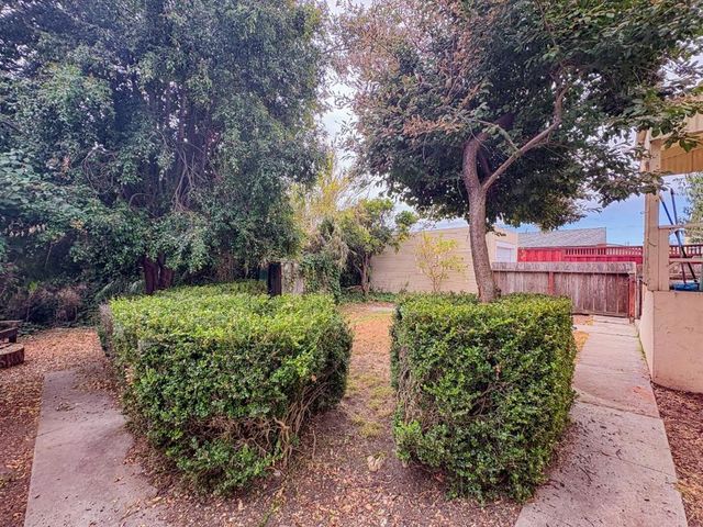 26 Laurel Street, Watsonville, CA 95076