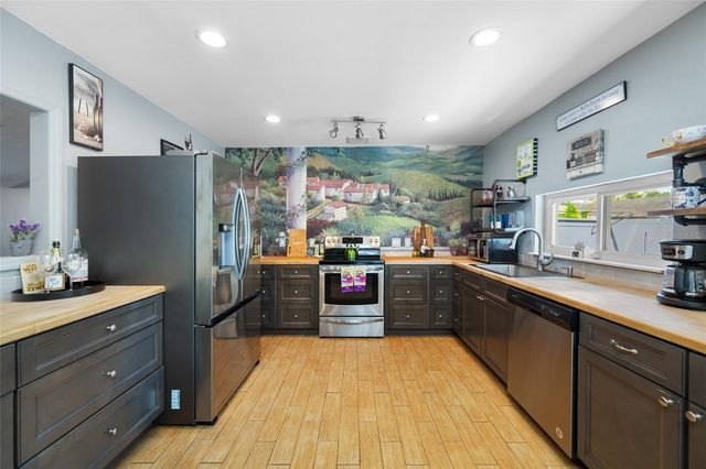 2424 OSPREY AVENUE, Palm Harbor, FL 34683