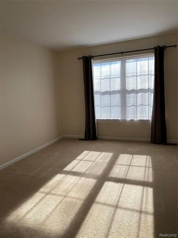 1394 Ashford Court, Troy, MI 48084