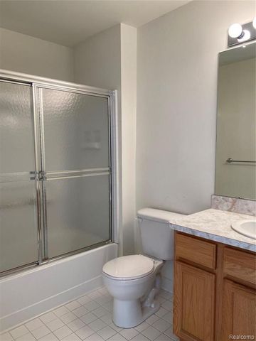 1394 Ashford Court, Troy, MI 48084