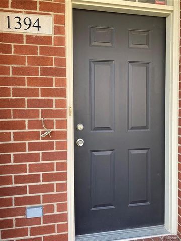 1394 Ashford Court, Troy, MI 48084