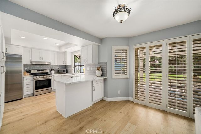 372 Spring Breeze Court, Simi Valley, CA 93065