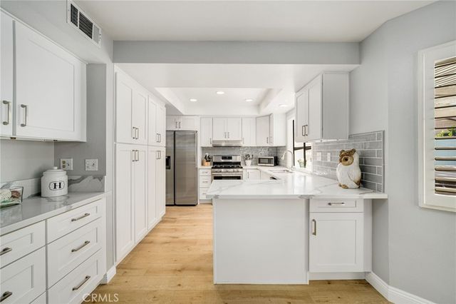 372 Spring Breeze Court, Simi Valley, CA 93065