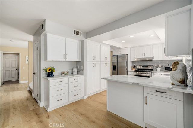 372 Spring Breeze Court, Simi Valley, CA 93065