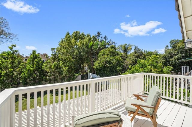 372 Spring Breeze Court, Simi Valley, CA 93065