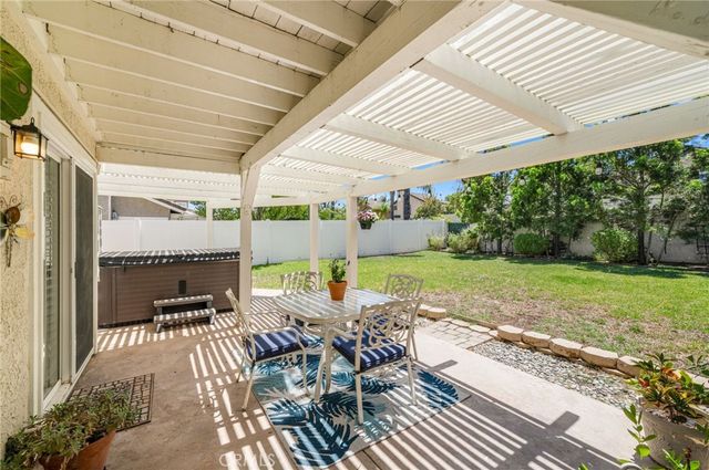 372 Spring Breeze Court, Simi Valley, CA 93065
