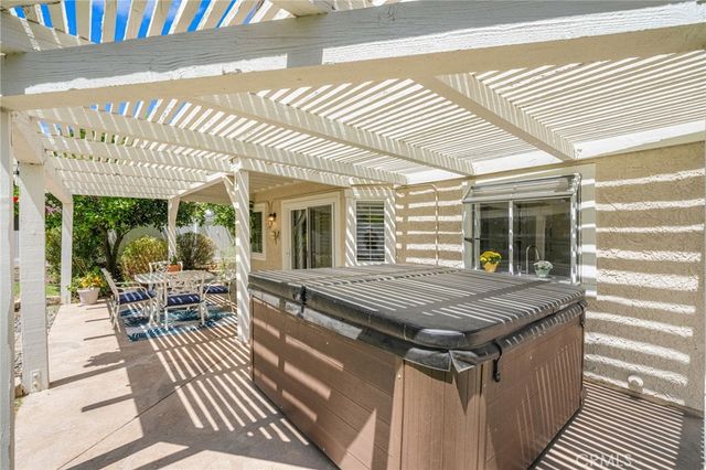 372 Spring Breeze Court, Simi Valley, CA 93065