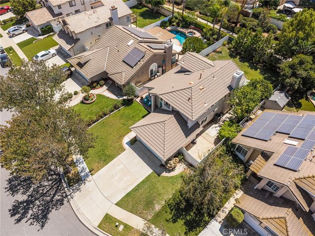 372 Spring Breeze Court, Simi Valley, CA 93065