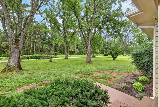 321 Old Jones Mill Rd, La Vergne, TN 37086