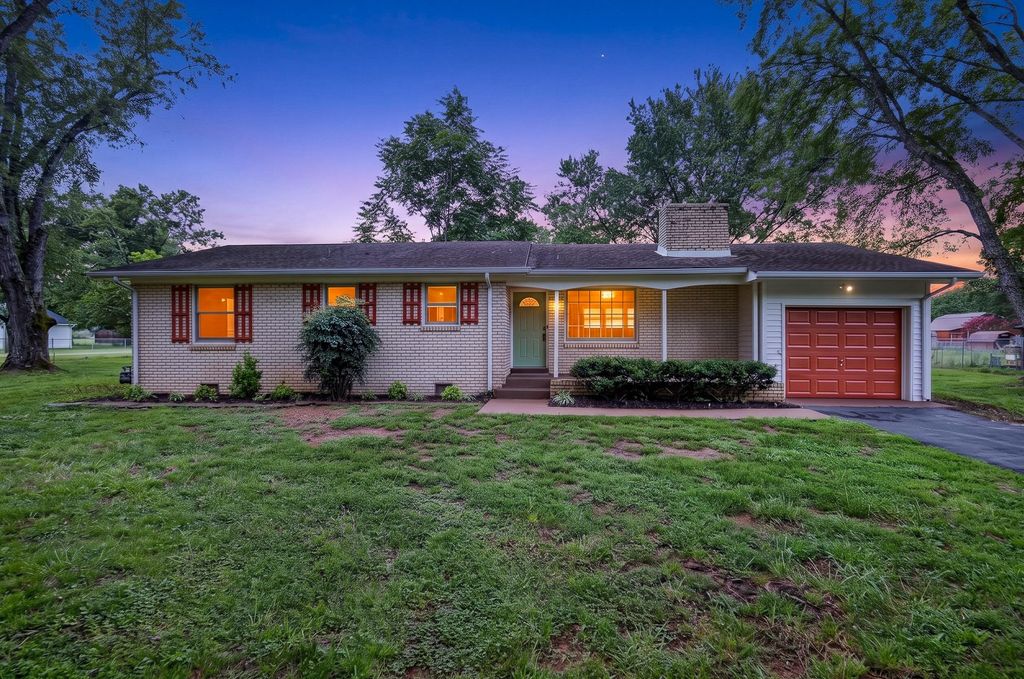 321 Old Jones Mill Rd, La Vergne, TN 37086