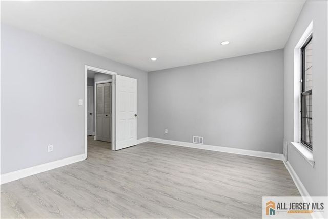 809 Woodbridge Commons Way 809, Iselin, NJ 08830