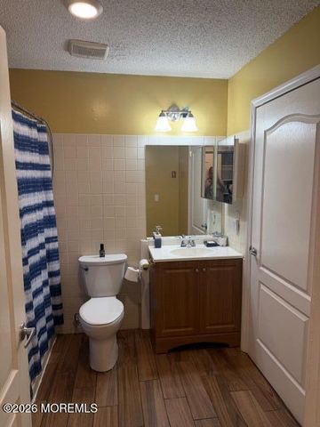 202 Larkspur Lane, Jackson, NJ 08527