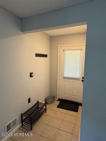 202 Larkspur Lane, Jackson, NJ 08527