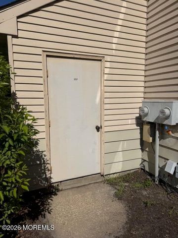 202 Larkspur Lane, Jackson, NJ 08527