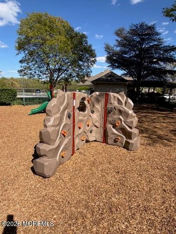 202 Larkspur Lane, Jackson, NJ 08527