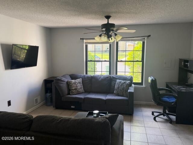 202 Larkspur Lane, Jackson, NJ 08527