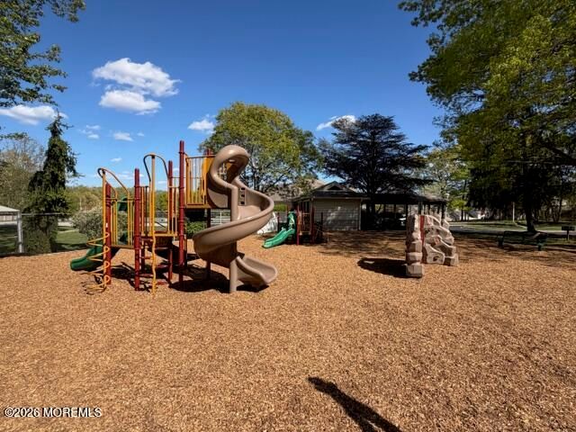 202 Larkspur Lane, Jackson, NJ 08527