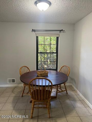 202 Larkspur Lane, Jackson, NJ 08527