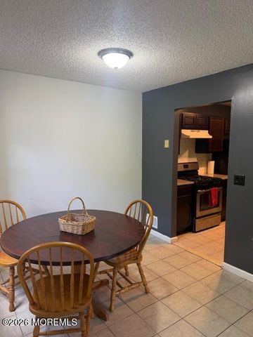 202 Larkspur Lane, Jackson, NJ 08527