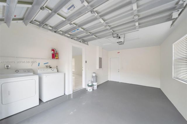 4852 Grapevine Way, Davie, FL 33331