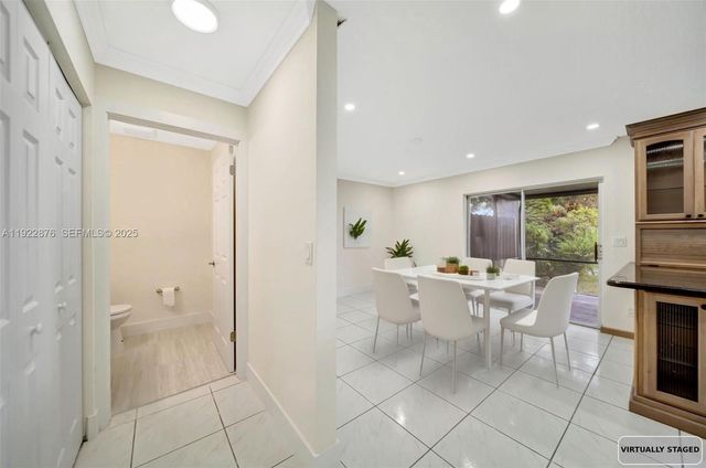 4852 Grapevine Way, Davie, FL 33331