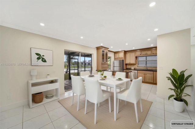 4852 Grapevine Way, Davie, FL 33331