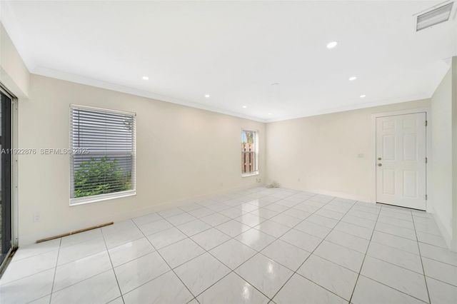 4852 Grapevine Way, Davie, FL 33331