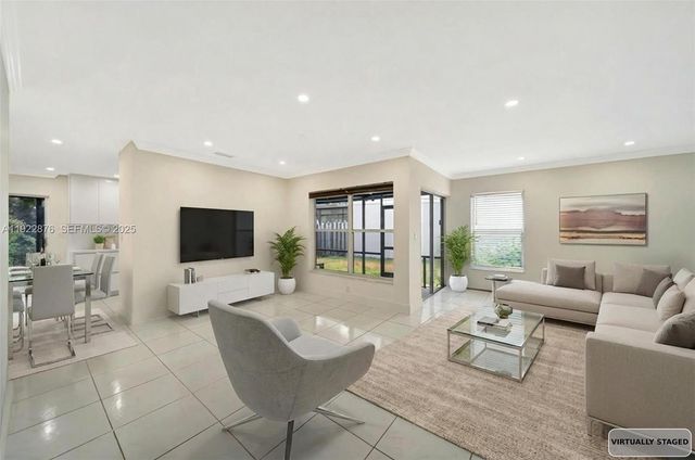 4852 Grapevine Way, Davie, FL 33331