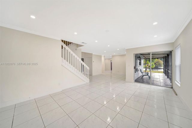 4852 Grapevine Way, Davie, FL 33331