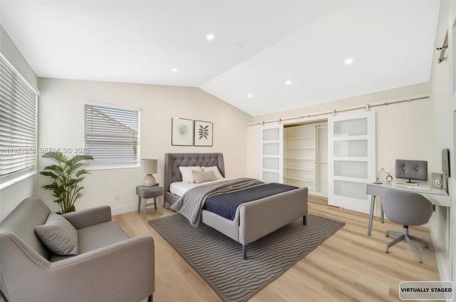 4852 Grapevine Way, Davie, FL 33331