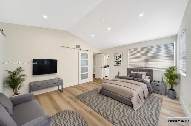 4852 Grapevine Way, Davie, FL 33331