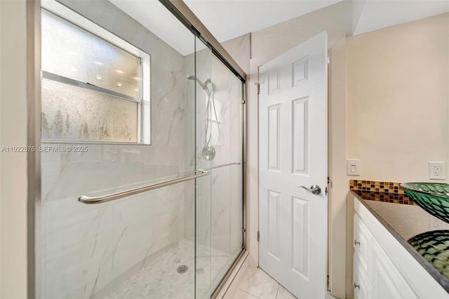 4852 Grapevine Way, Davie, FL 33331