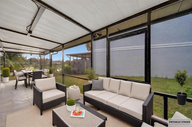 4852 Grapevine Way, Davie, FL 33331