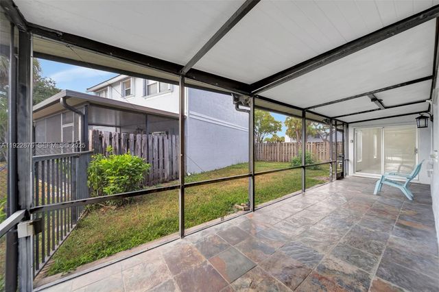 4852 Grapevine Way, Davie, FL 33331