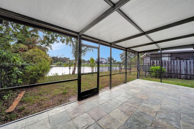 4852 Grapevine Way, Davie, FL 33331